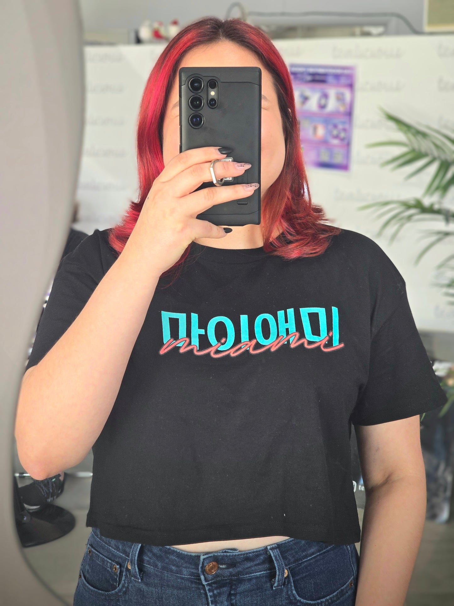 Miami Hangul Graphic Crop Top